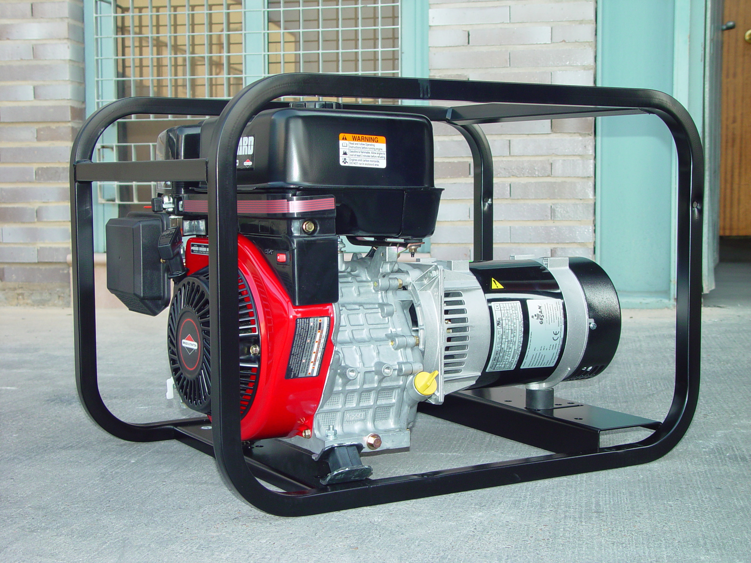 Gesan 5. Бензогенератор gesan 2000. Генератор испанских. Бензиновый генератор gesan g 8 tf h. Дизель генератор gesan l10.